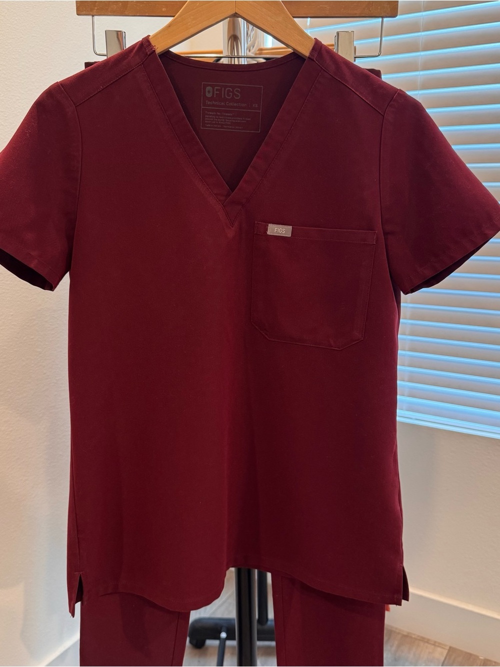 FIGS Scrub Set Burgundy XS Petite - Catarina Top & Yola Skinny Pants